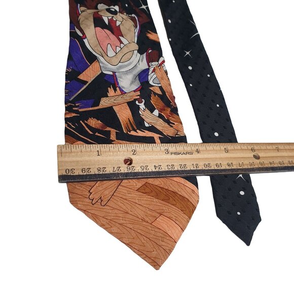 Looney Tunes Taz Basketball Necktie 100% Silk Warner Bros 1996 Vintage Movie - Picture 3 of 5
